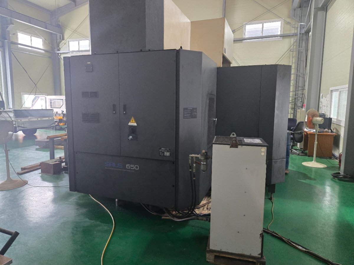 중고 화천 SIRIUS-650(8K) 수직 머시닝센터 2011년 7
