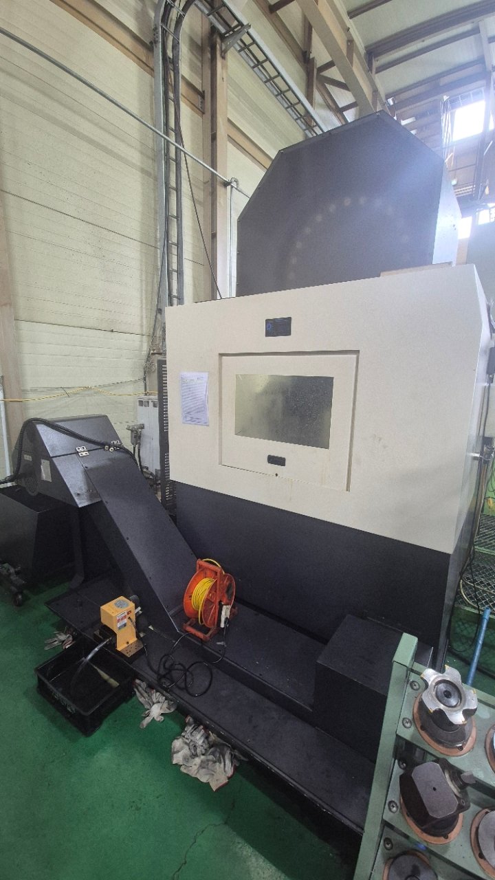중고 화천 VESTA-1050B(6KBT-50) 수직 머시닝센터 2013년 4