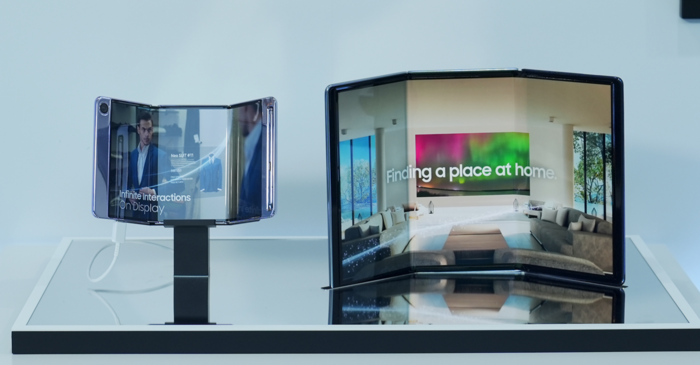 삼성, '두 번 접는' 폴더블폰 5만대로 시장 노크